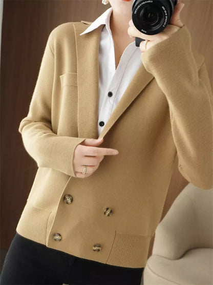 Cárdigan corto de punto camello de moda para mujer