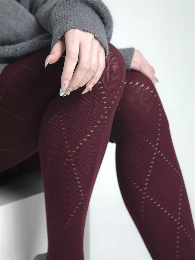 Medias ajustadas y cálidas de mezcla de algodón con huecos de diamante rojo para otoño e invierno para mujer
