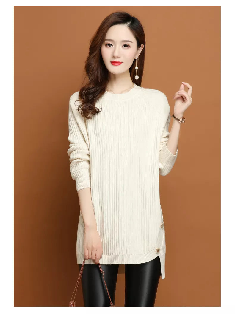 Langer Pullover mit seitlichen Knöpfen für Damen
