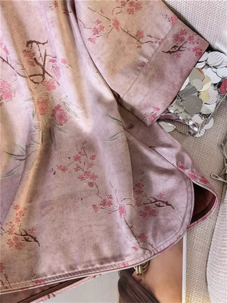 Blusa asimétrica de satén jacquard estilo chino para mujer con botones de rana