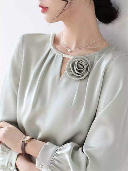 Französische Vintage-Bluse aus rosafarbenem Satin mit Perlenverzierungen