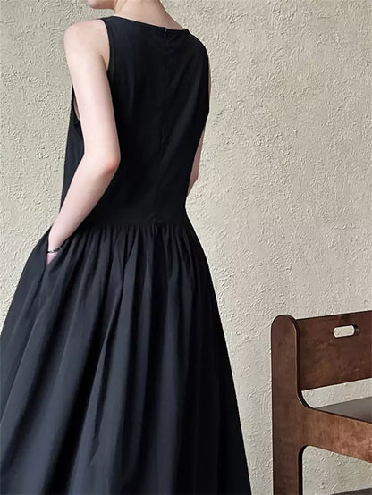 Lila minimalistisches, schickes, plissiertes Tanktop-Maxikleid in A-Linie