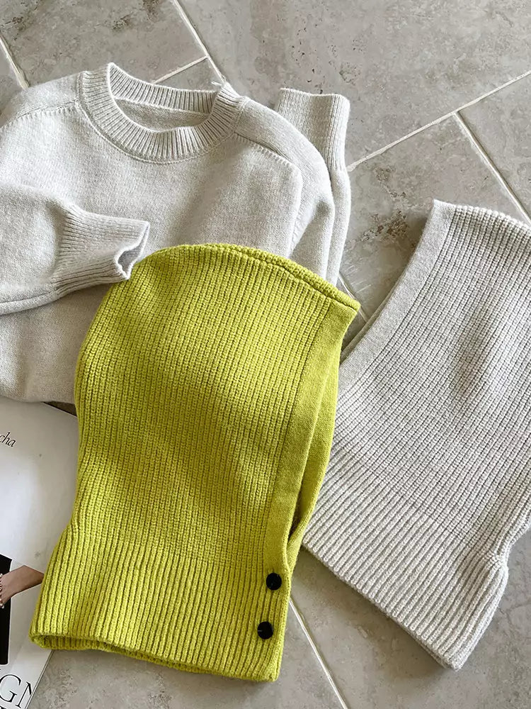 Gelber Damen-Strickpullover mit abnehmbarer Kapuze und Rundhalsausschnitt mit Design