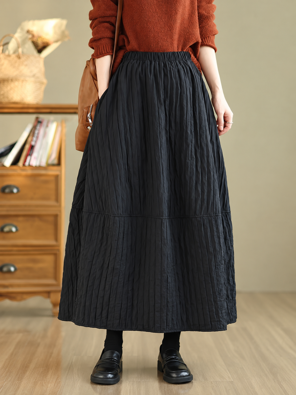 Quilted Lantern Silhouette Maxi Skirt
