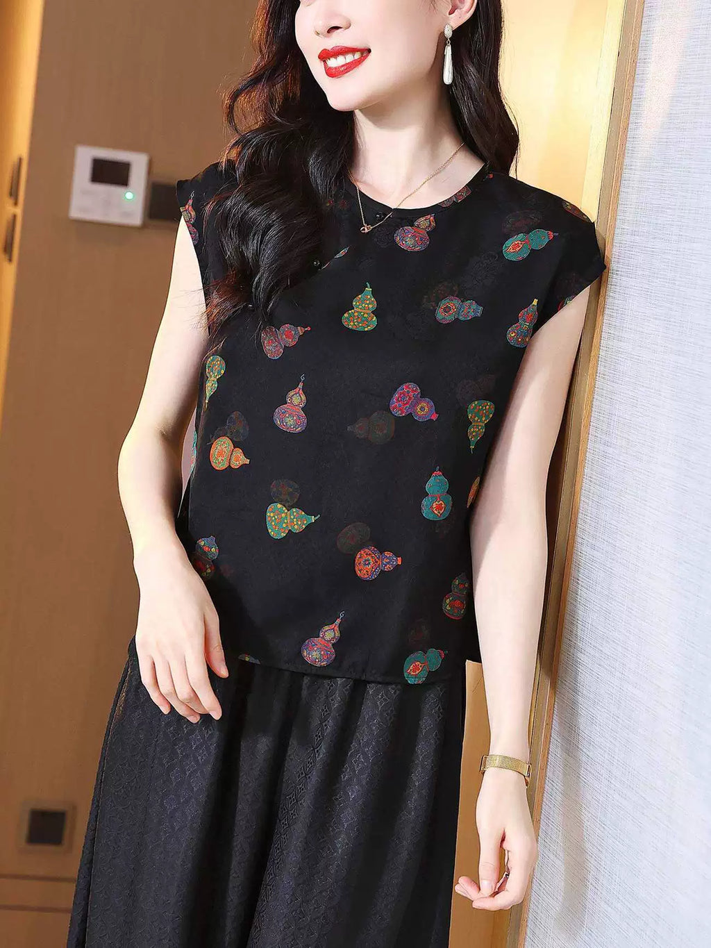 Gourd-Print Silky-Feel Top with Elbow Sleeves