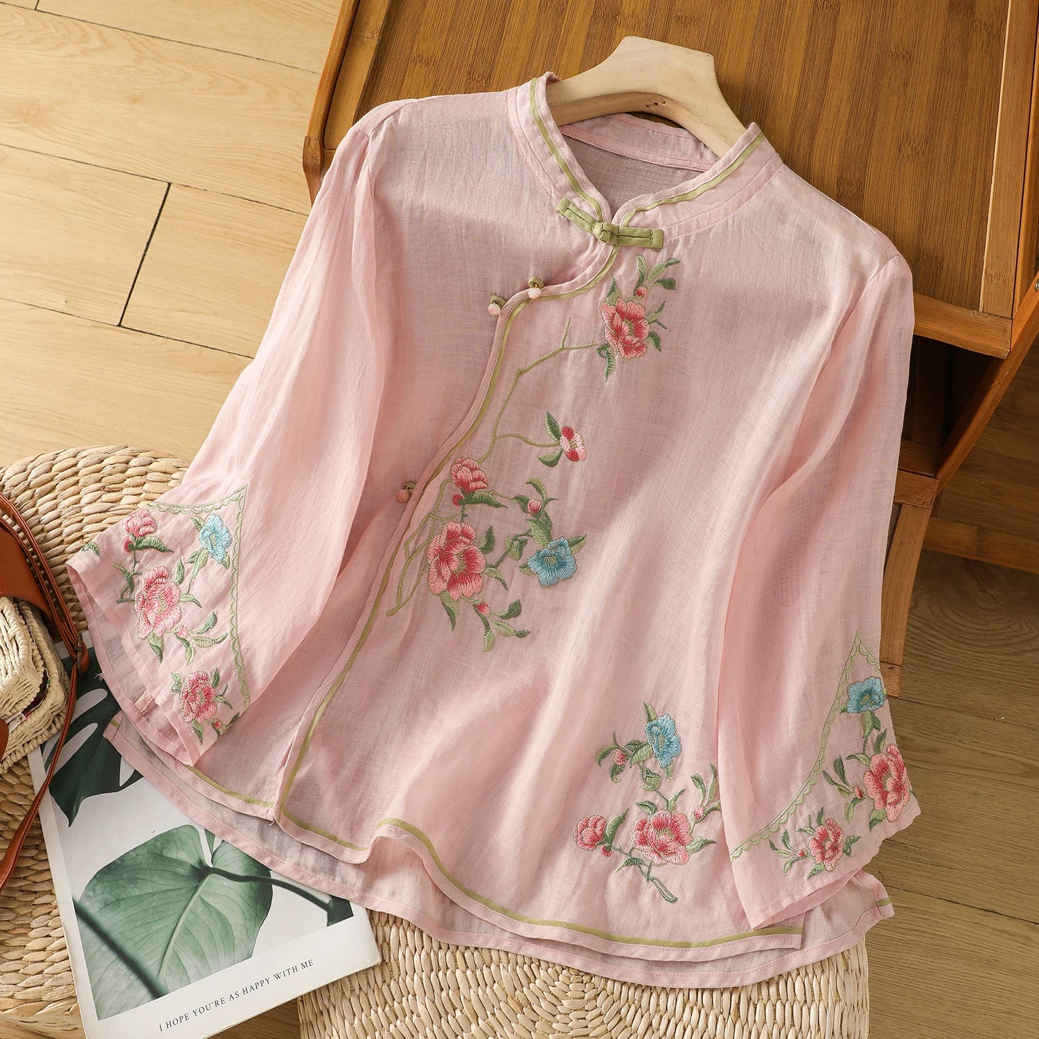 Embroidered Floral Tunic Top in Ramie-Texture Fabric