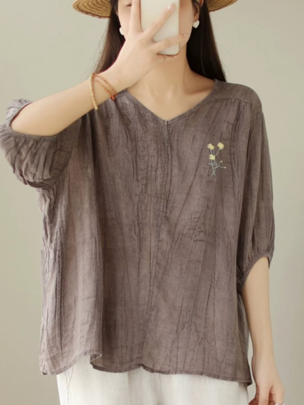 Relaxed Linen V-Neck Three-Quarter Sleeve Top