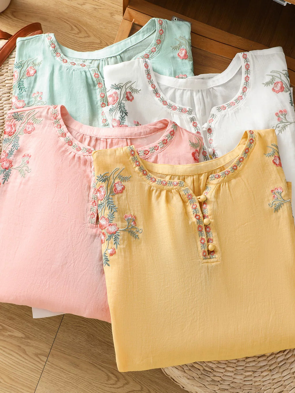 Embroidered Floral Top in Linen-Look Textured Fabric