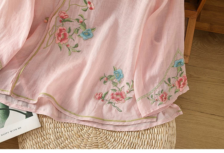 Embroidered Floral Tunic Top in Ramie-Texture Fabric