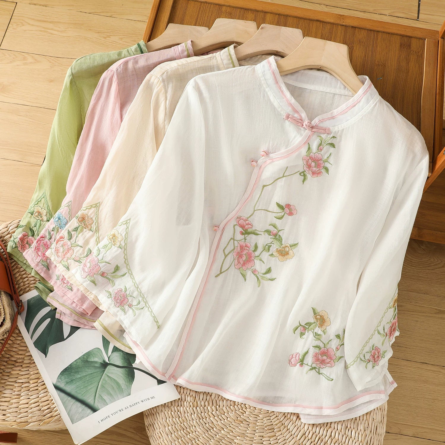 Embroidered Floral Tunic Top in Ramie-Texture Fabric