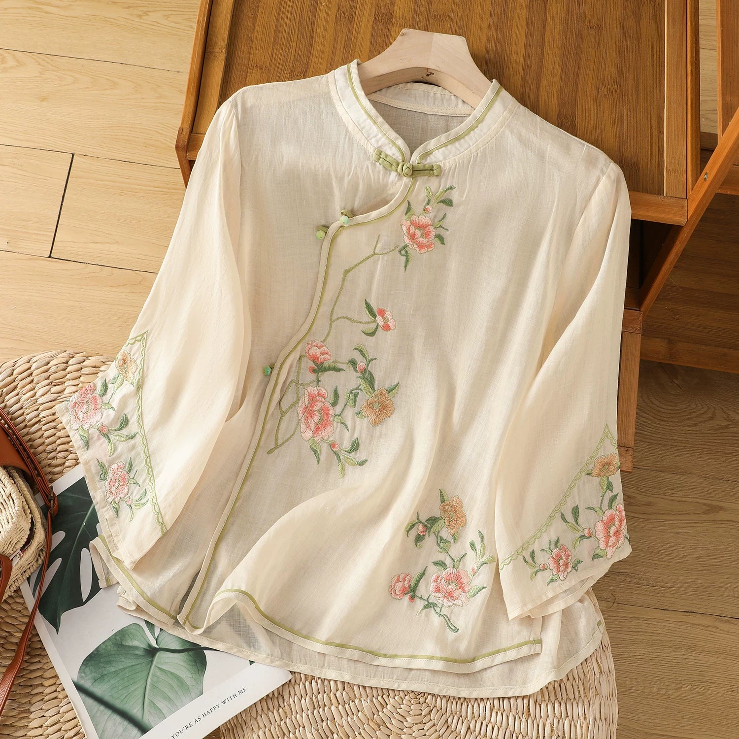 Embroidered Floral Tunic Top in Ramie-Texture Fabric