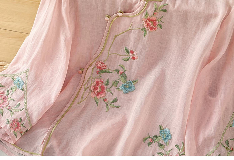 Embroidered Floral Tunic Top in Ramie-Texture Fabric