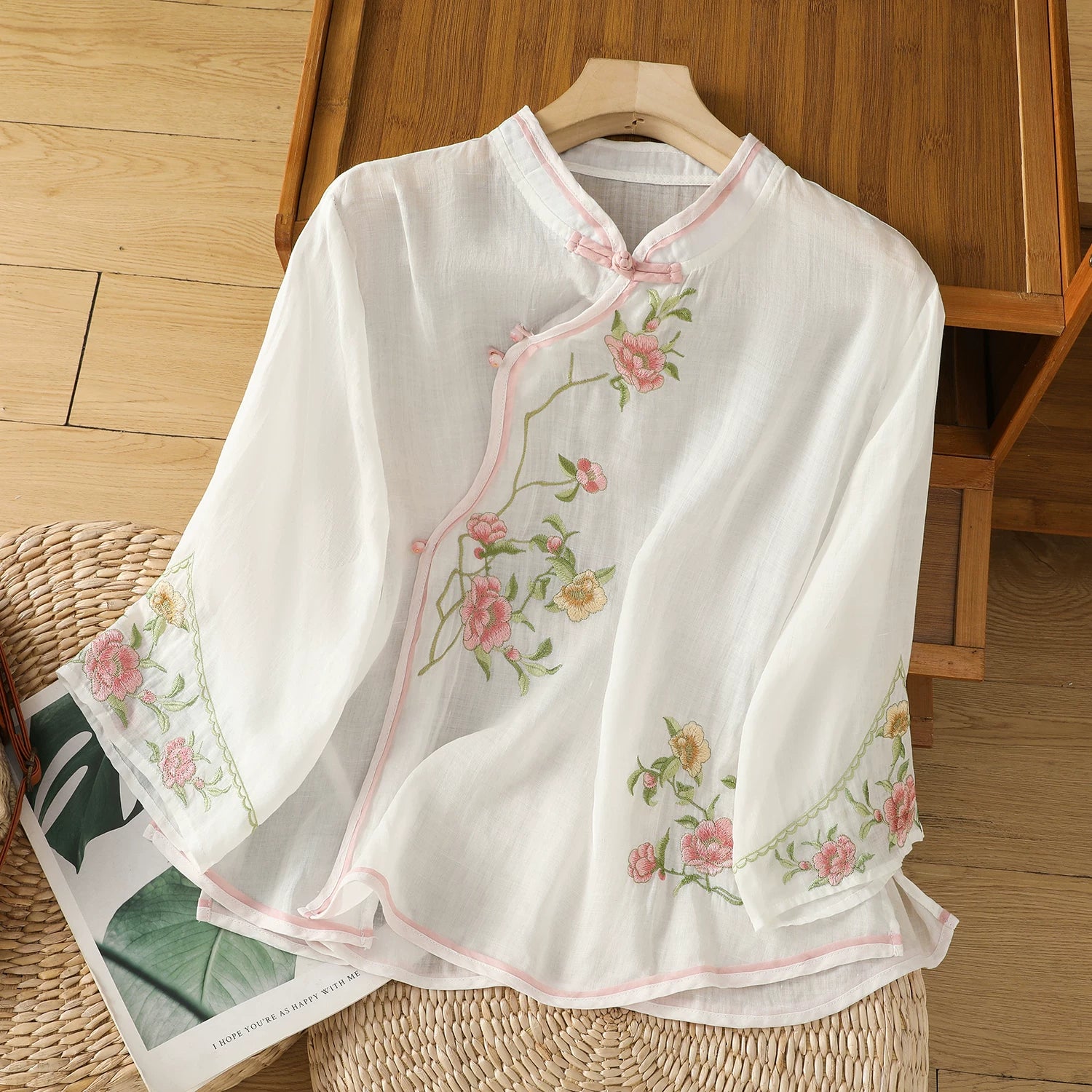 Embroidered Floral Tunic Top in Ramie-Texture Fabric