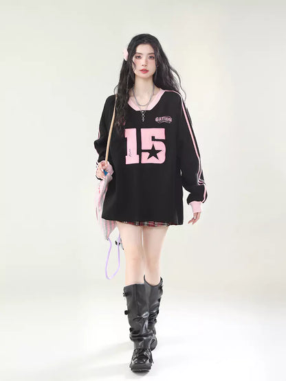 Amerikanisches Retro-Sweatshirt mit sportlichen Streifen und V-Ausschnitt