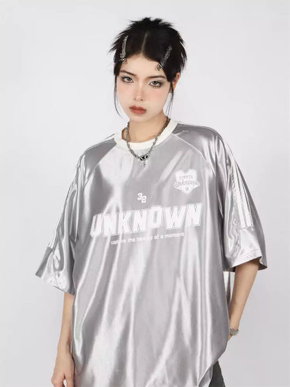 Amerikanisches Retro-T-Shirt mit schimmernden Streifen und Raglanärmeln