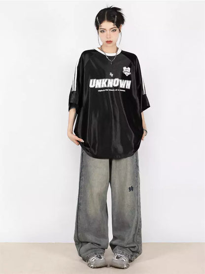 Amerikanisches Retro-T-Shirt mit schimmernden Streifen und Raglanärmeln