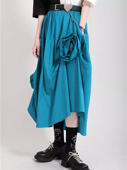 Asymmetrischer, mehrlagiger, plissierter Midirock mit 3D-Rosenapplikation