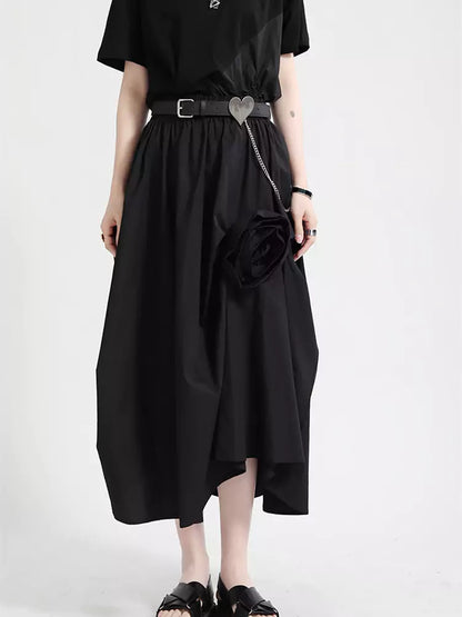 Asymmetrischer, mehrlagiger, plissierter Midirock mit 3D-Rosenapplikation