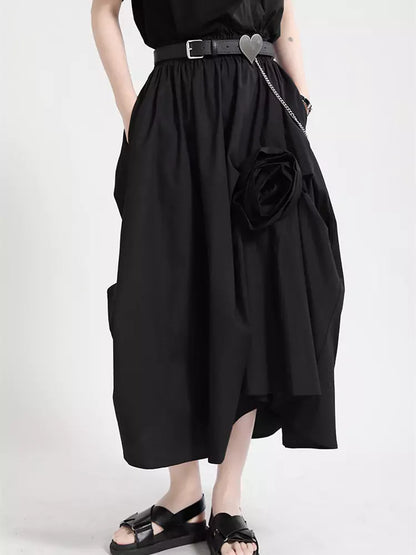 Asymmetrischer, mehrlagiger, plissierter Midirock mit 3D-Rosenapplikation