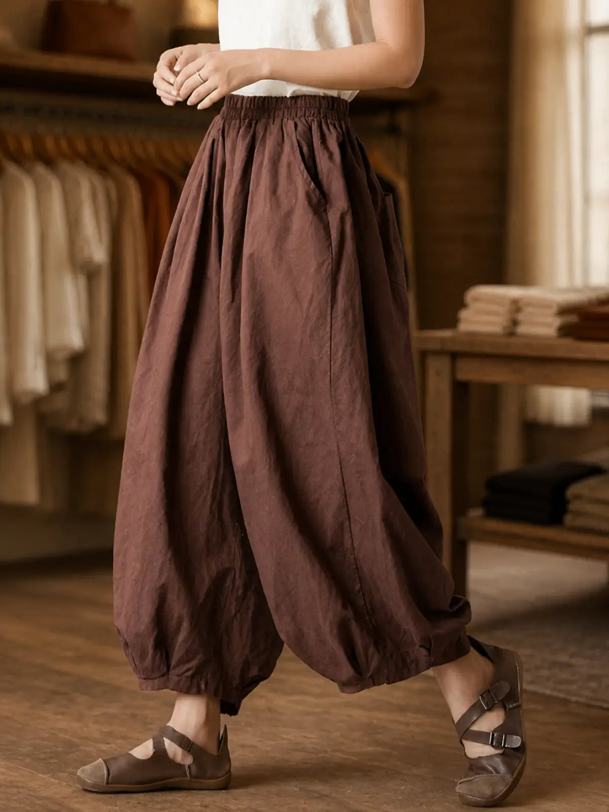 Balloon-Leg Cropped Pants with Linen-Look Texture - full body view