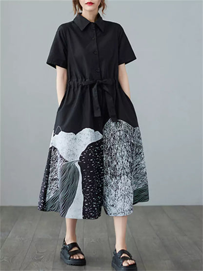 Schwarzes Hemdkleid mit Patchwork-Print und Bindegürtel