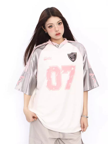 Silbernes Raglan-T-Shirt mit Kontrasteinsatz und V-Ausschnitt