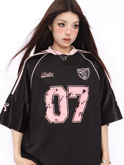 Silbernes Raglan-T-Shirt mit Kontrasteinsatz und V-Ausschnitt