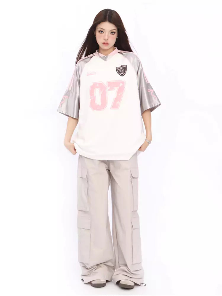 Silbernes Raglan-T-Shirt mit Kontrasteinsatz und V-Ausschnitt