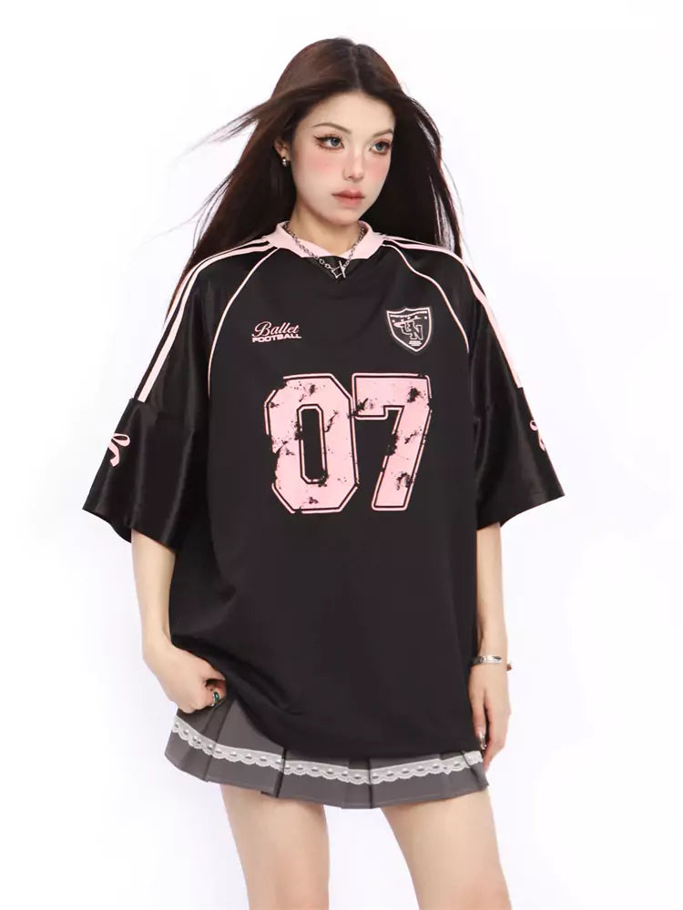 Silbernes Raglan-T-Shirt mit Kontrasteinsatz und V-Ausschnitt