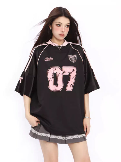 Silbernes Raglan-T-Shirt mit Kontrasteinsatz und V-Ausschnitt