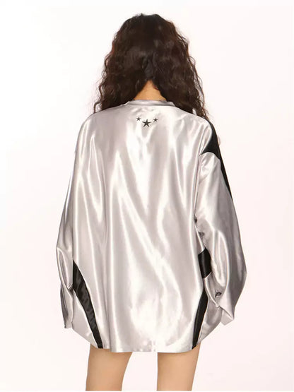 Silbernes Jersey-T-Shirt mit Raglanärmeln und Kontrastnähten