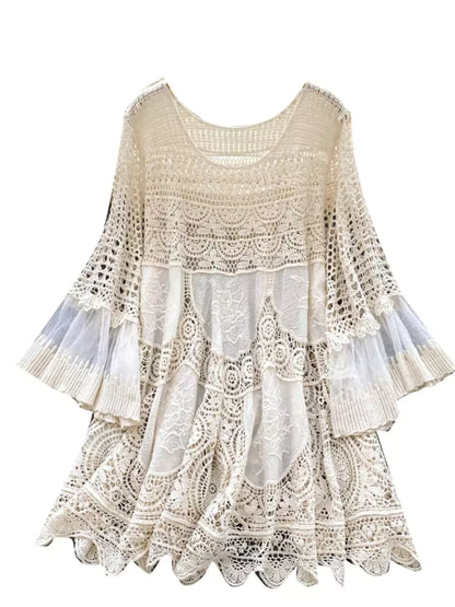 Bohème-Vintage-Kleid mit lockerem Strickmuster und Häkeldetails