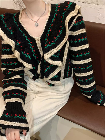 Suéter de punto bohemio con cuello en V y volantes a rayas