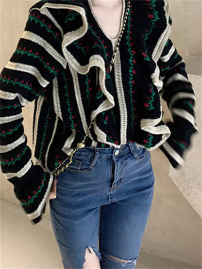 Suéter de punto bohemio con cuello en V y volantes a rayas