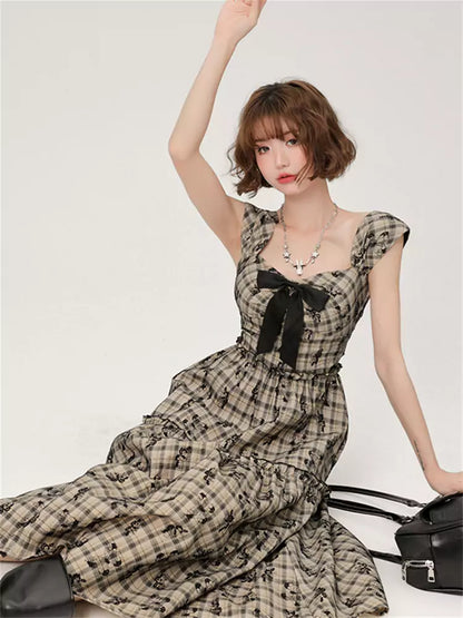 Vestido retro a cuadros con bordado de mariposas y cintura alta