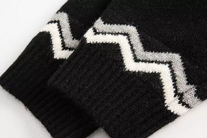 Grobstrickpullover mit warmem Retro-Muster