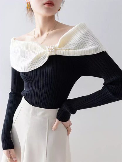 Kontrastfarbenes, schulterfreies, schmal geschnittenes Stricktop