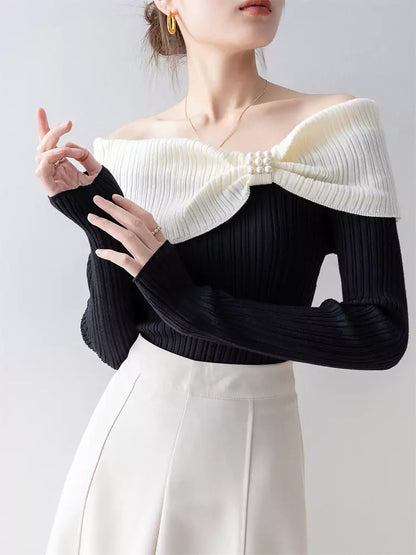 Kontrastfarbenes, schulterfreies, schmal geschnittenes Stricktop