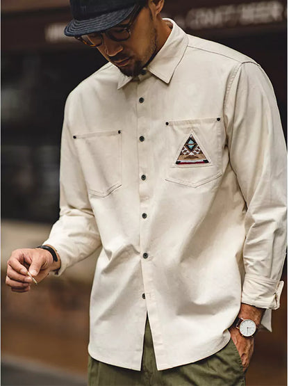 Vintage-Hemd aus cremefarbener Baumwolle mit Patchwork-Motiv im Stil der amerikanischen Ureinwohner.
