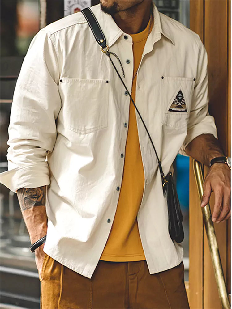 Camisa vintage de algodón blanco roto con patchwork de tótem nativo americano