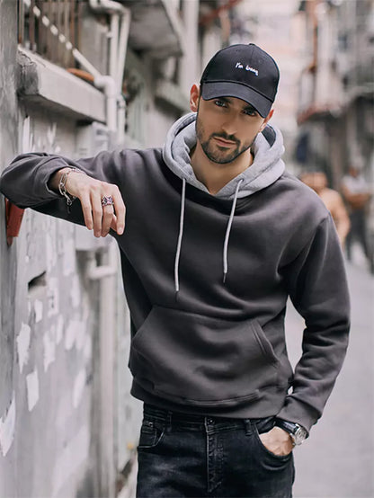 Gemütlicher Herren-Fleece-Hoodie mit Farbblockmuster