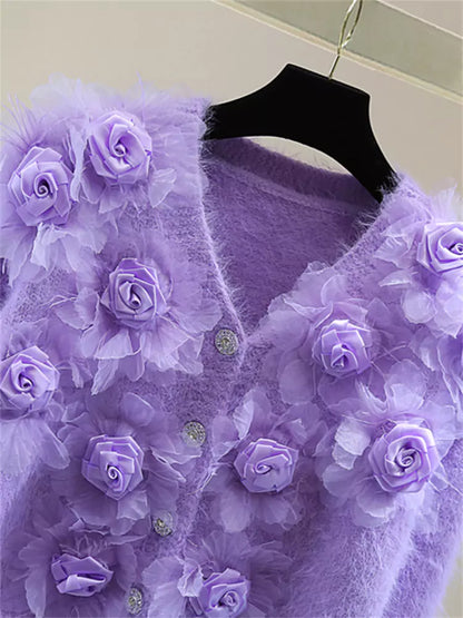 Suéter de mohair con cuello en V corto y diseño floral adornado