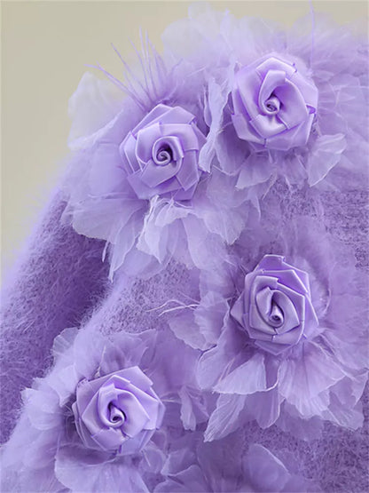 Suéter de mohair con cuello en V corto y diseño floral adornado