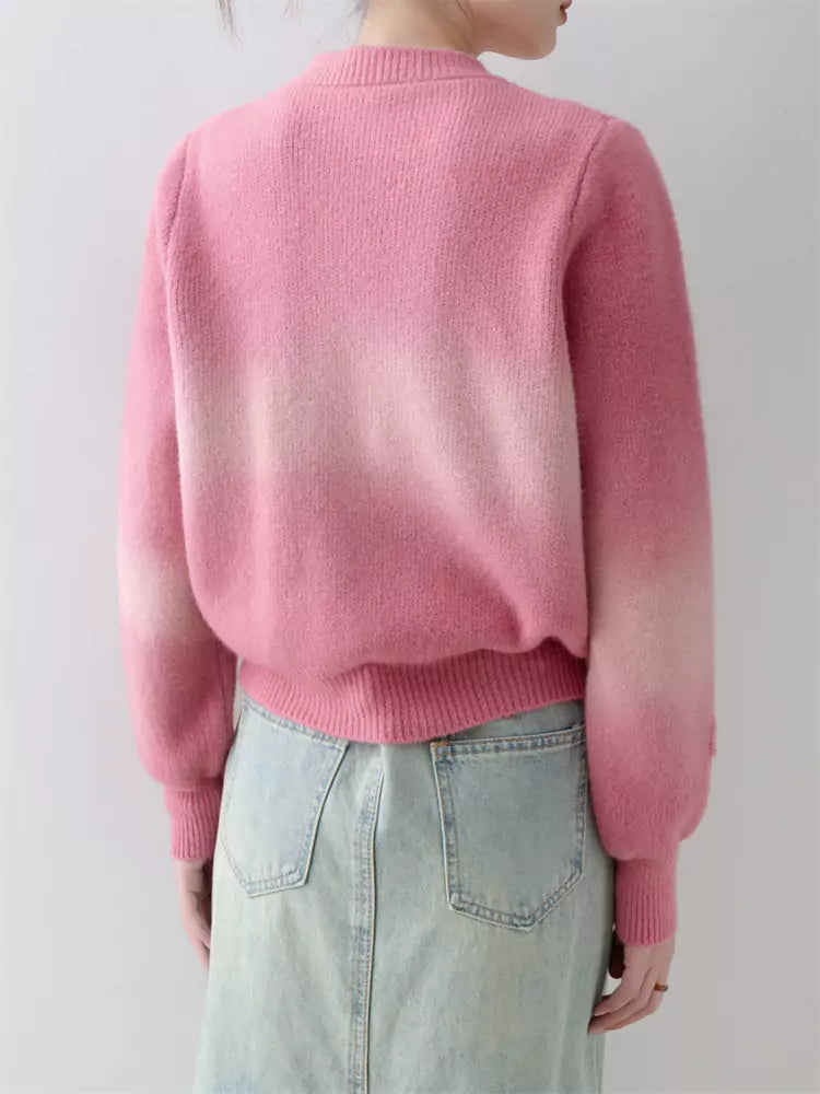 Niedliche, magentafarbene Strickjacke mit Herzausschnitt