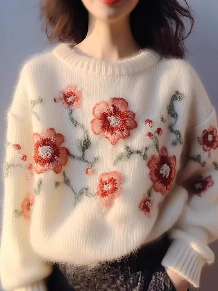 Feiner Strickpullover mit Blumenstickerei