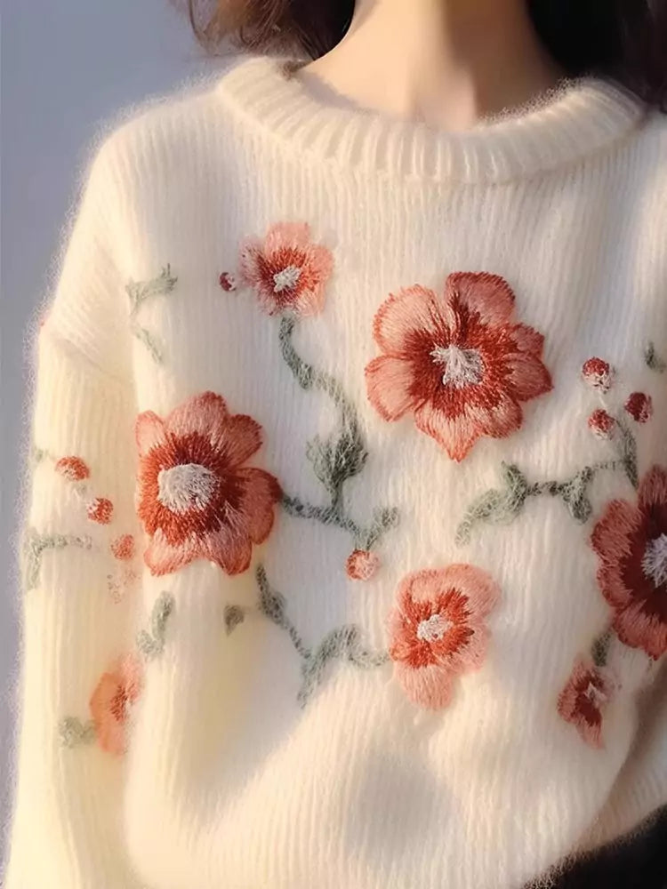 Feiner Strickpullover mit Blumenstickerei