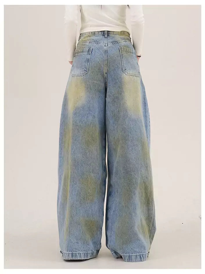 Ausgefranste Boyfriend-Jeans mit weitem Bein und Baggy-Style