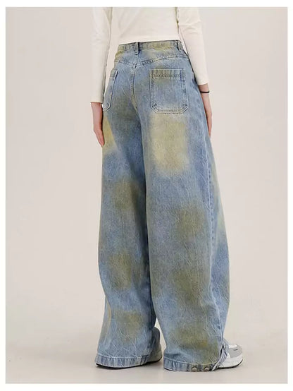 Ausgefranste Boyfriend-Jeans mit weitem Bein und Baggy-Style