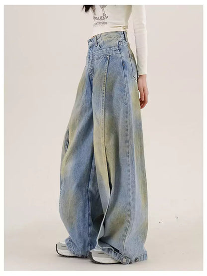 Ausgefranste Boyfriend-Jeans mit weitem Bein und Baggy-Style