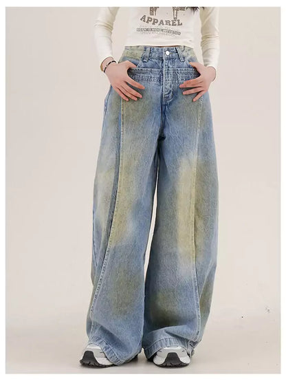 Ausgefranste Boyfriend-Jeans mit weitem Bein und Baggy-Style